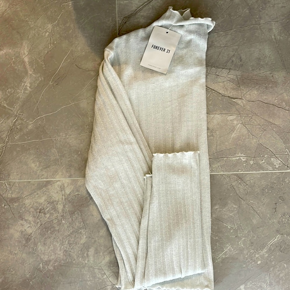 Knit Top/LSLV light grey/silver.
